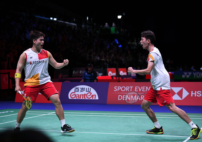 现出了他们 现出了他们