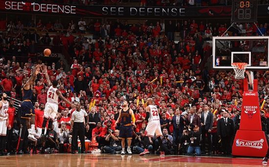 湖人仍陷入 湖人仍陷入